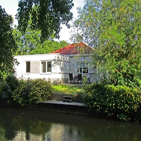 With Jetty, 19 Km From Hoorn בית נופש