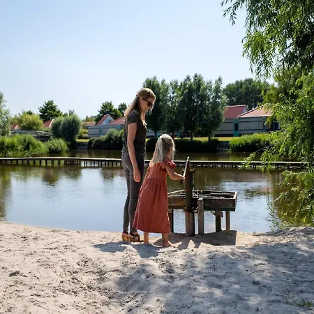 בית נופש With Jetty, 19 Km From Hoorn אנדייק