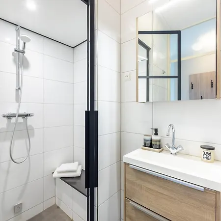 Casa vacanze In Netherlands With Private Jetty Andijk